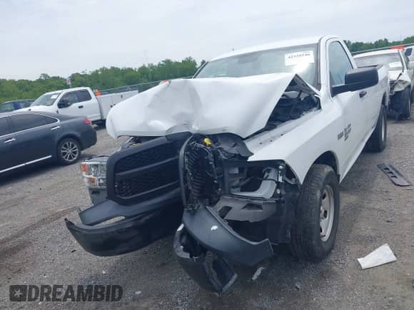 2019 Ram 1500 Tradesman z VIN 3C6JR6DT0KG636053, wystawiony jako IAAI lot #42329246 z przebiegiem 29 261 mil mil oraz . Historia ofert i sprzedaży dostępna na DreamBid. Obrazek 12.