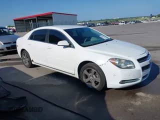 2010 Chevrolet Malibu 2LT z VIN 1G1ZD5EB5AF321624, wystawiony jako IAAI lot #42837994 z przebiegiem 139 536 mil mil oraz . Historia ofert i sprzedaży dostępna na DreamBid. Obrazek 1.