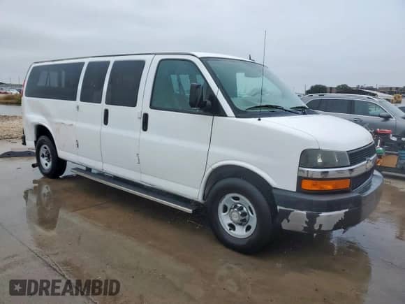 2013 Chevrolet Express Passenger LT with VIN 1GAZG1FG4D1137965, listed as a Copart auction lot 59378755 with 115,805 mi miles and Salvage title. Bid and sale history available at DreamBid. Image 4.