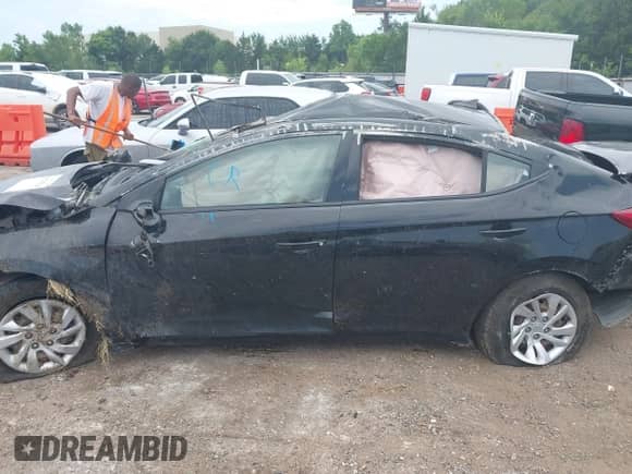 2018 Hyundai Elantra SE with VIN 5NPD74LF2JH400215, listed as a IAAI auction lot 42715268 with 82,585 mi miles and . Bid and sale history available at DreamBid. Image 15.