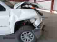 2016 Chevrolet Silverado 2500HD LT z VIN 1GC1KVE88GF247168, wystawiony jako IAAI lot #40907712 z przebiegiem Nie podano mil oraz . Historia ofert i sprzedaży dostępna na DreamBid. Obrazek 20.