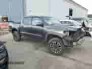 2023 Toyota Tacoma SR z VIN 3TYCZ5AN2PT126947, wystawiony jako Copart lot #70491195 z przebiegiem 69 236 mil mil oraz Szkoda całkowita • Salvage title. Historia ofert i sprzedaży dostępna na DreamBid. Obrazek 4.