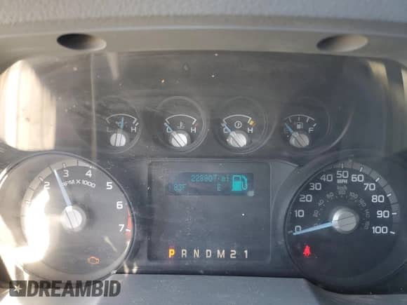 2015 Ford F-250 XLT with VIN 1FT7X2B69FEC27156, listed as a Copart auction lot 71694195 with 228,807 mi miles and Salvage title. Bid and sale history available at DreamBid. Image 9.