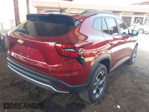 2025 Chevrolet Trax LT с VIN KL77LHEP8SC139320, выставлен на аукционе IAAI как лот 42983472 с пробегом 3 310 миль миль и . История ставок и продаж доступна на DreamBid. Изображение 4.