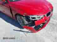 2018 BMW 3 Series 320i xDrive z VIN WBA8A3C54JA505279, wystawiony jako IAAI lot #43381231 z przebiegiem 81 895 mil mil oraz . Historia ofert i sprzedaży dostępna na DreamBid. Obrazek 6.