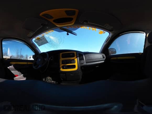 2005 Dodge 1500 SLT z VIN 1D7HU16D35J524581, wystawiony jako IAAI lot #41436316 z przebiegiem 96 100 mil mil oraz . Historia ofert i sprzedaży dostępna na DreamBid. Obrazek 18.