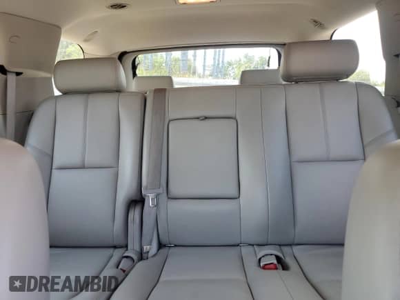 2010 Chevrolet Tahoe LT с VIN 1GNUKBE03AR270019, выставлен на аукционе Copart как лот 68771895 с пробегом 187 508 миль миль и Списание • Salvage title. История ставок и продаж доступна на DreamBid. Изображение 10.