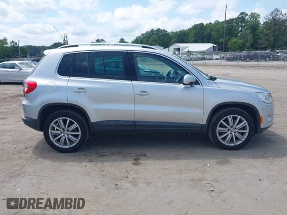 2009 Volkswagen Tiguan S с VIN WVGAV75N19W508048, выставлен на аукционе IAAI как лот 42754273 с пробегом 84 535 миль миль и . История ставок и продаж доступна на DreamBid. Изображение 13.