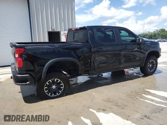 2025 Chevrolet Silverado 1500 z VIN 3GCUKHE89SG170865, wystawiony jako Copart lot #62162145 z przebiegiem 6 272 mil mil oraz Szkoda całkowita • Salvage title. Historia ofert i sprzedaży dostępna na DreamBid. Obrazek 3.