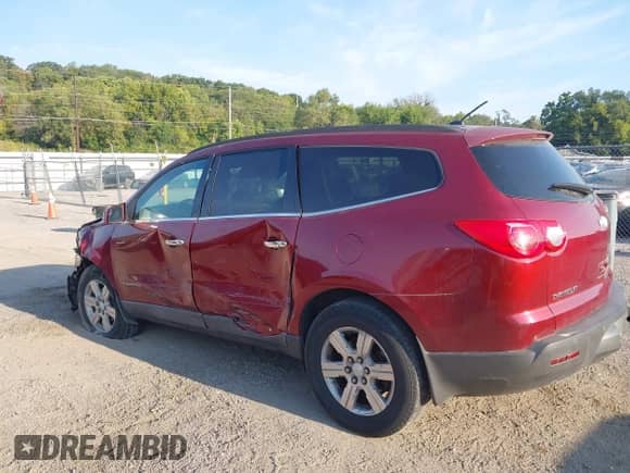 2009 Chevrolet Traverse 2LT с VIN 1GNER23D79S157202, выставлен на аукционе IAAI как лот 43242076 с пробегом 173 927 миль миль и . История ставок и продаж доступна на DreamBid. Изображение 6.