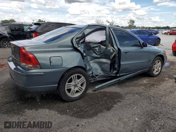 2005 Volvo S60 с VIN YV1RS592752474469, выставлен на аукционе Copart как лот 70924455 с пробегом 124 230 миль миль и Списание • Salvage title. История ставок и продаж доступна на DreamBid. Изображение 3.