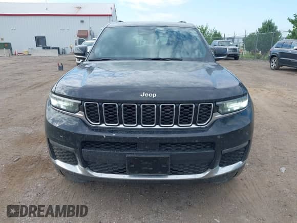 2024 Jeep Grand Cherokee Limited with VIN 1C4RJKBG0R8572260, listed as a IAAI auction lot 42629814 with 12,677 mi miles and . Bid and sale history available at DreamBid. Image 12.