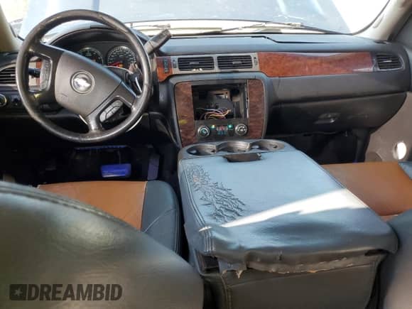 2008 Chevrolet Tahoe LS with VIN 1GNFC13C08R126564, listed as a Copart auction lot 69077705 with 335,121 mi miles and Salvage title. Bid and sale history available at DreamBid. Image 8.
