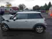 2012 MINI Hardtop z VIN WMWSU3C56CT539812, wystawiony jako IAAI lot #43268307 z przebiegiem 108 198 mil mil oraz . Historia ofert i sprzedaży dostępna na DreamBid. Obrazek 14.