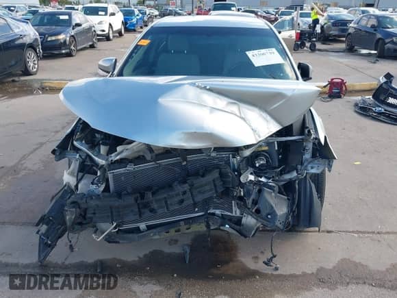 2017 Toyota Camry XLE z VIN 4T1BF1FK1HU660134, wystawiony jako IAAI lot #43300739 z przebiegiem 121 817 mil mil oraz . Historia ofert i sprzedaży dostępna na DreamBid. Obrazek 18.