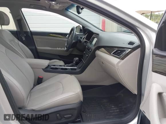 2015 Hyundai Sonata Sport с VIN 5NPE34AF4FH177086, выставлен на аукционе IAAI как лот 43273137 с пробегом 92 787 миль миль и . История ставок и продаж доступна на DreamBid. Изображение 5.
