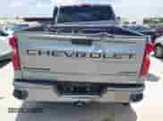 2025 Chevrolet Silverado 1500 z VIN 1GCRKBEK0SZ264681, wystawiony jako IAAI lot #42570981 z przebiegiem 4 783 mil mil oraz . Historia ofert i sprzedaży dostępna na DreamBid. Obrazek 16.