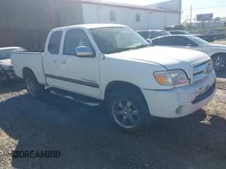 2006 Toyota Tundra SR5 with VIN 5TBRU34136S478962, listed as a IAAI auction lot 43219452 with 209,950 mi miles and . Bid and sale history available at DreamBid. Image 1.