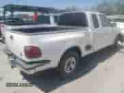 2000 Ford F-150 XL z VIN 1FTRX07LXYKA42551, wystawiony jako Copart lot #55891345 z przebiegiem Nie podano mil oraz Nie do naprawy • Non repairable. Historia ofert i sprzedaży dostępna na DreamBid. Obrazek 3.