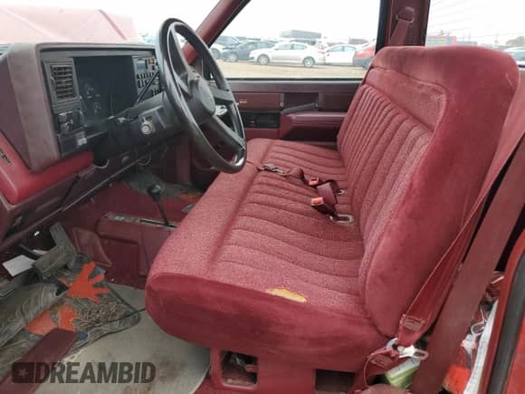 1988 GMC Sierra 1500 с VIN 1GTDK14K7JE502747, выставлен на аукционе Copart как лот 66706494 с пробегом 146 498 миль миль и Чистый • Clean title. История ставок и продаж доступна на DreamBid. Изображение 7.