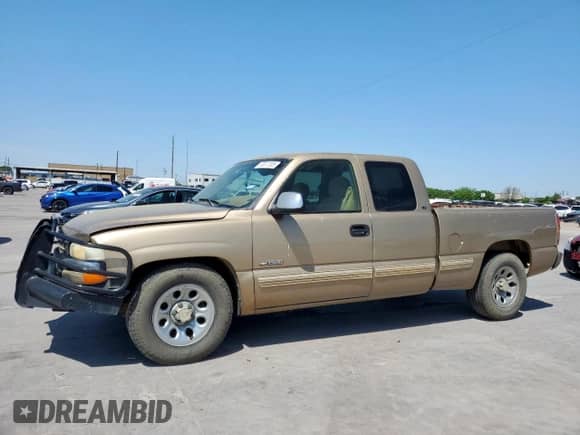 2000 Chevrolet Silverado 1500 LS z VIN 2GCEC19V5Y1239674, wystawiony jako Copart lot #53077305 z przebiegiem 229 206 mil mil oraz Szkoda całkowita • Salvage title. Historia ofert i sprzedaży dostępna na DreamBid. Obrazek 1.