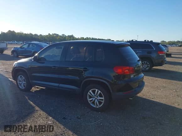 2013 Volkswagen Tiguan S with VIN WVGAV3AX5DW559819, listed as a IAAI auction lot 43436570 with 113,423 mi miles and . Bid and sale history available at DreamBid. Image 3.