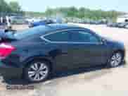 2009 Honda Accord LX-S с VIN 1HGCS12379A018329, выставлен на аукционе IAAI как лот 42578753 с пробегом 183 688 миль миль и . История ставок и продаж доступна на DreamBid. Изображение 13.