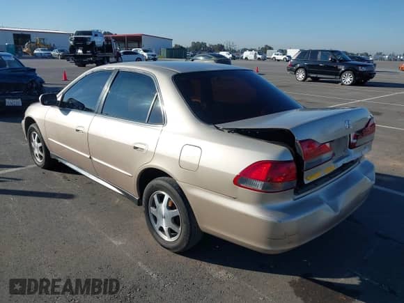 2002 Honda Accord LX z VIN 3HGCG66502G706013, wystawiony jako IAAI lot #43476314 z przebiegiem 201 499 mil mil oraz . Historia ofert i sprzedaży dostępna na DreamBid. Obrazek 3.