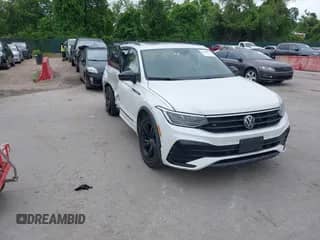 2024 Volkswagen Tiguan SE R-Line Black с VIN 3VV8B7AX3RM019431, выставлен на аукционе IAAI как лот 42181671 с пробегом 44 632 миль миль и . История ставок и продаж доступна на DreamBid. Изображение 1.