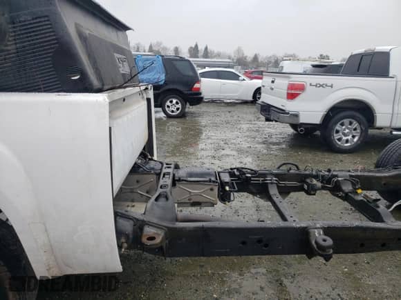 2012 GMC Sierra 1500 SLT z VIN 3GTP1WE0XCG133663, wystawiony jako Copart lot #43660325 z przebiegiem Nie podano mil oraz Nie do naprawy • Non repairable. Historia ofert i sprzedaży dostępna na DreamBid. Obrazek 10.