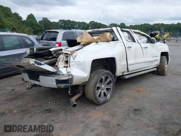 2017 Chevrolet Silverado 1500 LTZ z VIN 3GCUKSEJ8HG414143, wystawiony jako IAAI lot #43029773 z przebiegiem 171 824 mil mil oraz . Historia ofert i sprzedaży dostępna na DreamBid. Obrazek 4.
