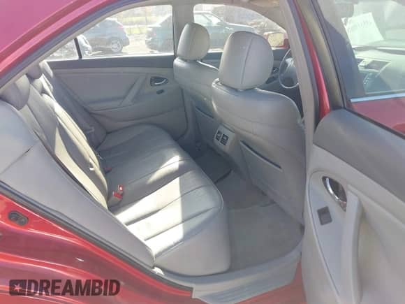 2007 Toyota Camry z VIN 4T1BB46K37U013858, wystawiony jako IAAI lot #43531080 z przebiegiem Nie podano mil oraz . Historia ofert i sprzedaży dostępna na DreamBid. Obrazek 8.