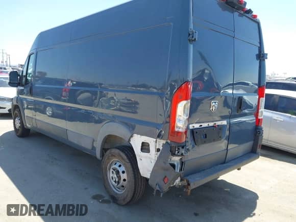 2018 Ram ProMaster Cargo z VIN 3C6TRVDG3JE160932, wystawiony jako IAAI lot #42314215 z przebiegiem 67 704 mil mil oraz . Historia ofert i sprzedaży dostępna na DreamBid. Obrazek 3.