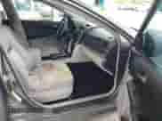 2012 Toyota Camry L z VIN 4T1BF1FKXCU590092, wystawiony jako IAAI lot #42836843 z przebiegiem 138 737 mil mil oraz . Historia ofert i sprzedaży dostępna na DreamBid. Obrazek 5.