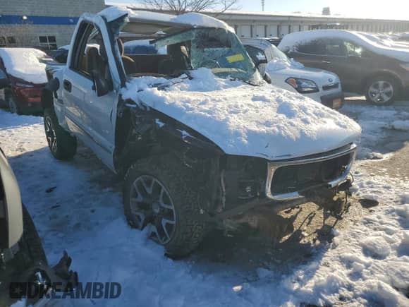2004 GMC Sierra 1500 SLE с VIN 1GTEK14T54Z191586, выставлен на аукционе Copart как лот 41381285 с пробегом Не указан миль и Списание • Salvage title. История ставок и продаж доступна на DreamBid. Изображение 4.