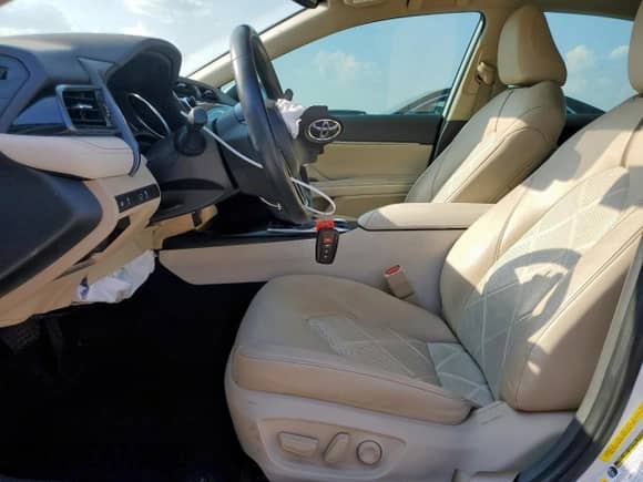 2019 Toyota Camry Hybrid LE с VIN 4T1B21HK2KU512025, выставлен на аукционе Copart как лот 80734415 с пробегом 106 463 миль миль и Списание • Salvage title. История ставок и продаж доступна на DreamBid. Изображение 7.