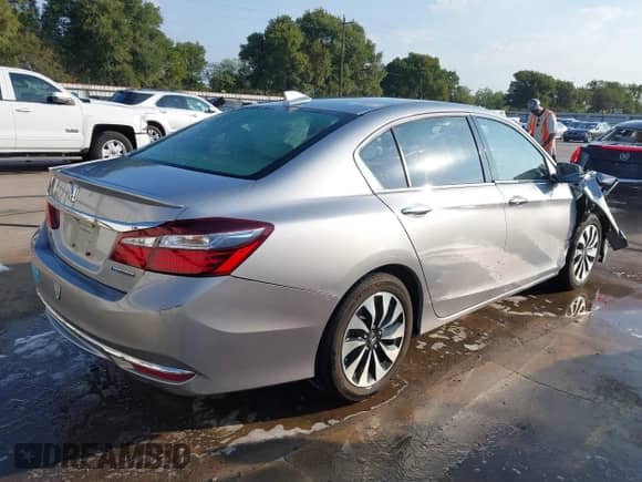 2017 Honda Accord with VIN JHMCR6F38HC003812, listed as a IAAI auction lot 43130492 with 121,666 mi miles and . Bid and sale history available at DreamBid. Image 4.