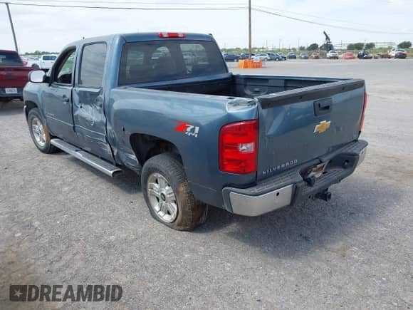 2013 Chevrolet Silverado 1500 LT with VIN 3GCPKSE75DG137401, listed as a IAAI auction lot 42558300 with 246,506 mi miles and . Bid and sale history available at DreamBid. Image 3.