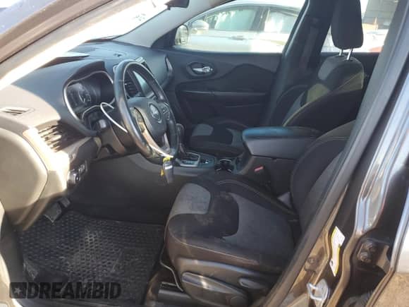 2014 Jeep Cherokee Latitude with VIN 1C4PJMCS8EW317464, listed as a Copart auction lot 81953085 with 142,858 mi miles and Salvage title. Bid and sale history available at DreamBid. Image 7.