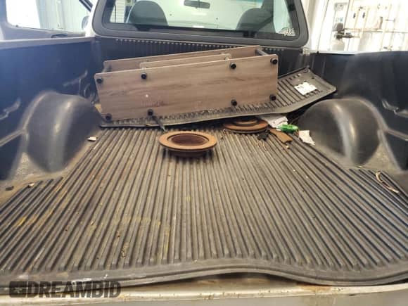 2003 Ford F-150 XL z VIN 1FTRF18273NB92414, wystawiony jako Copart lot #71539794 z przebiegiem Nie podano mil oraz Szkoda całkowita • Salvage title. Historia ofert i sprzedaży dostępna na DreamBid. Obrazek 10.