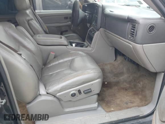 2005 Chevrolet Tahoe LT с VIN 1GNEC13T15J138079, выставлен на аукционе IAAI как лот 42656164 с пробегом 331 287 миль миль и . История ставок и продаж доступна на DreamBid. Изображение 5.
