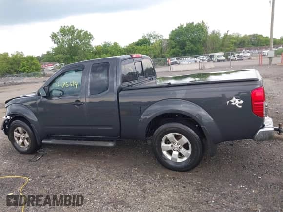 2011 Nissan Frontier Pro-4X with VIN 1N6AD0CW4BC413806, listed as a IAAI auction lot 42376614 with 182,914 mi miles and . Bid and sale history available at DreamBid. Image 14.