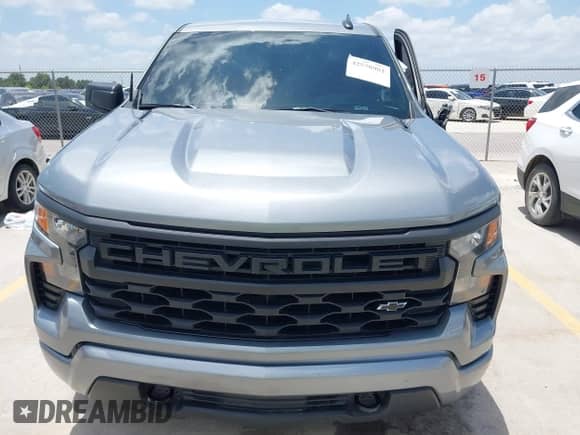 2025 Chevrolet Silverado 1500 z VIN 1GCRKBEK0SZ264681, wystawiony jako IAAI lot #42570981 z przebiegiem 4 783 mil mil oraz . Historia ofert i sprzedaży dostępna na DreamBid. Obrazek 12.