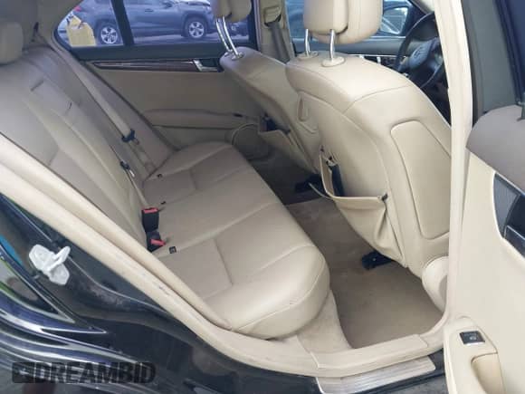 2009 Mercedes-Benz C 300 Sport с VIN WDDGF54X49F225037, выставлен на аукционе IAAI как лот 43177105 с пробегом 227 516 миль миль и . История ставок и продаж доступна на DreamBid. Изображение 8.