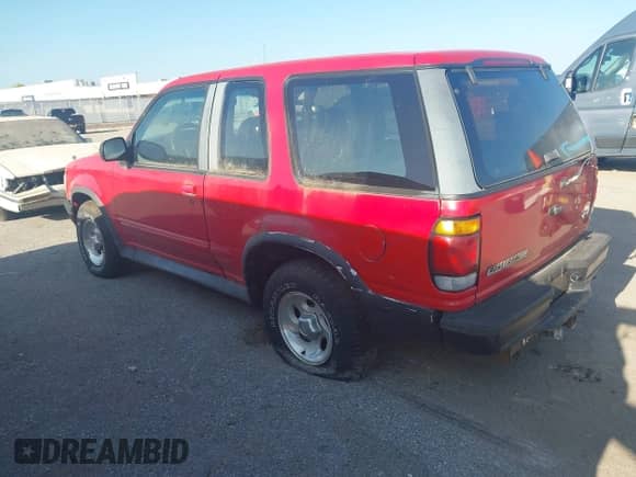 1996 Ford Explorer Eddie Bauer с VIN 1FMCU24X3TUB50343, выставлен на аукционе IAAI как лот 42832448 с пробегом 210 359 миль миль и . История ставок и продаж доступна на DreamBid. Изображение 3.