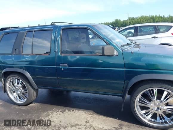 1995 Nissan Pathfinder LE z VIN JN8HD17Y2SW069219, wystawiony jako IAAI lot #43089977 z przebiegiem 113 798 mil mil oraz . Historia ofert i sprzedaży dostępna na DreamBid. Obrazek 13.
