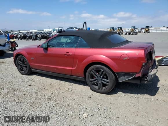 2005 Ford Mustang GT Deluxe с VIN 1ZVFT85H455196014, выставлен на аукционе Copart как лот 64955205 с пробегом 185 633 миль миль и Списание • Salvage title. История ставок и продаж доступна на DreamBid. Изображение 2.