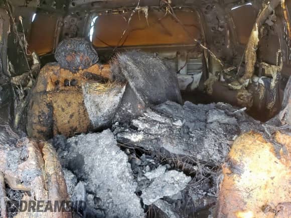 2025 Hyundai Santa Fe SEL z VIN 5NMP24G18SH025536, wystawiony jako Copart lot #63184475 z przebiegiem Nie podano mil oraz Nie do naprawy • Non repairable. Historia ofert i sprzedaży dostępna na DreamBid. Obrazek 10.