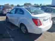 2015 Chevrolet Sonic LT с VIN 1G1JC5SG2F4122758, выставлен на аукционе IAAI как лот 43450957 с пробегом 138 015 миль миль и . История ставок и продаж доступна на DreamBid. Изображение 3.