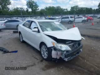 2014 Toyota Camry L z VIN 4T1BF1FK7EU403930, wystawiony jako IAAI lot #41010715 z przebiegiem Nie podano mil oraz . Historia ofert i sprzedaży dostępna na DreamBid. Obrazek 1.